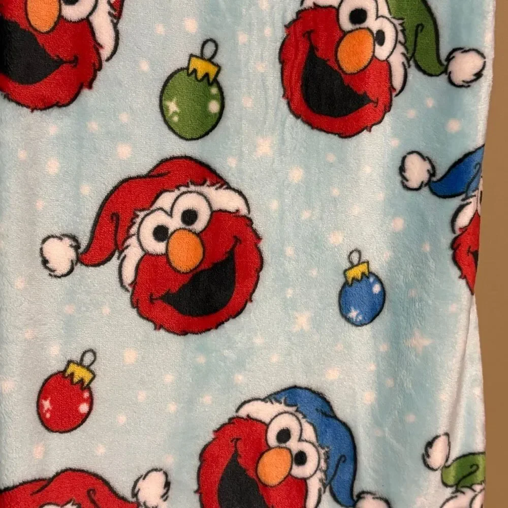 Sesame Street Blue Elmo Blanket Santa Hat Snow Ornament Blanket NWT